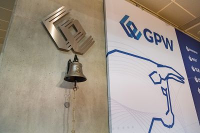 Banki, NTT System, Bumech Defense Partners. Zwycięzcy i przegrani sesji na GPW 27 X 2026