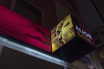 Oszustwo na 1308 klientach? Byli dyrektorzy Aliora staną przed sądem
